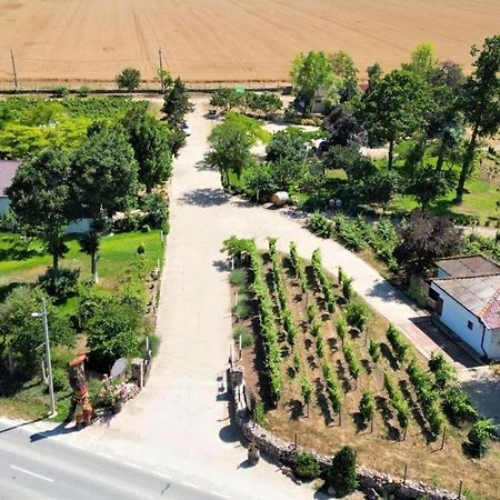 Domeniile Clos Des Colombes Douăzeci şi Trei August Exterior foto