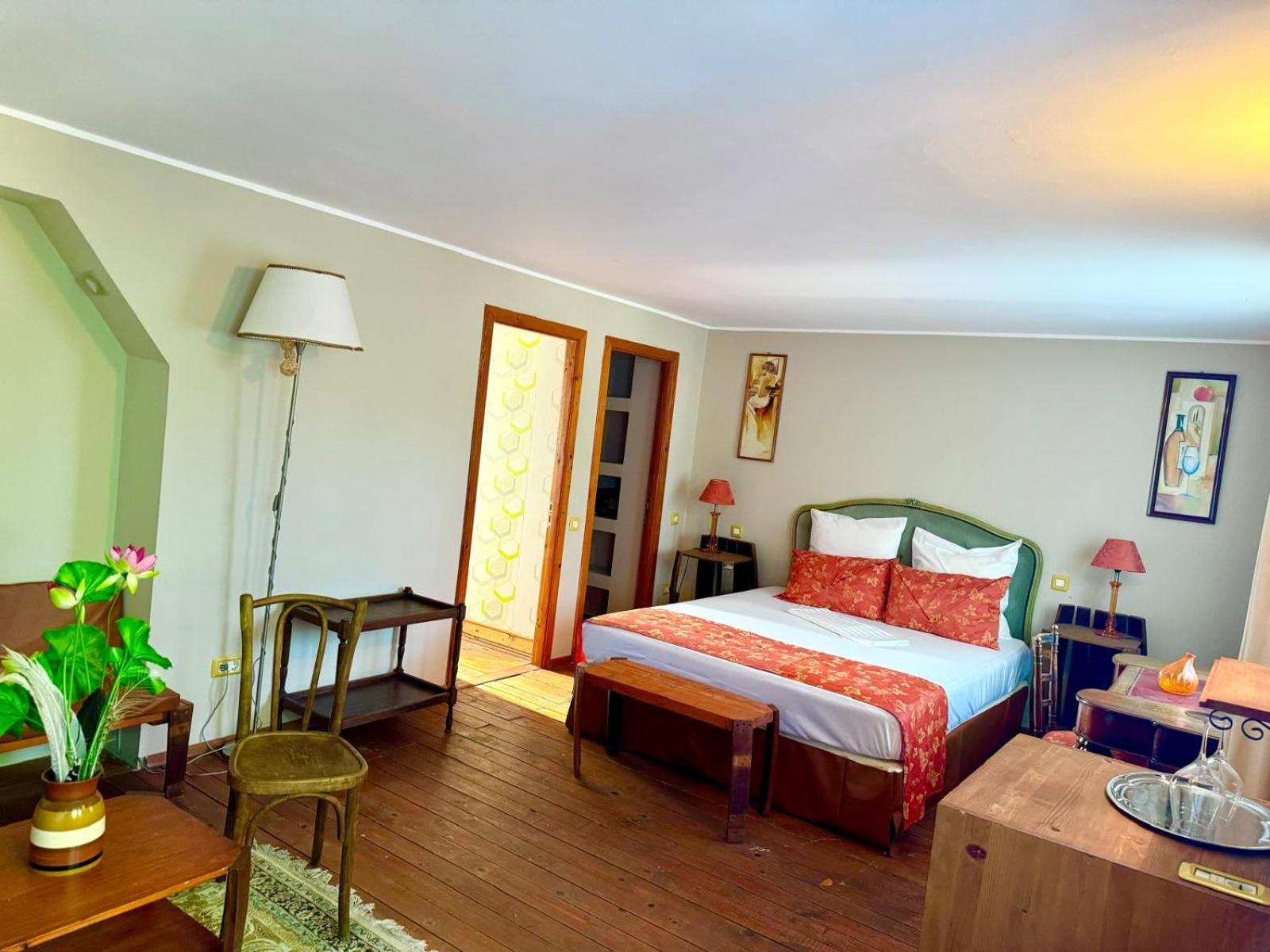 Domeniile Clos Des Colombes Douăzeci şi Trei August Exterior foto