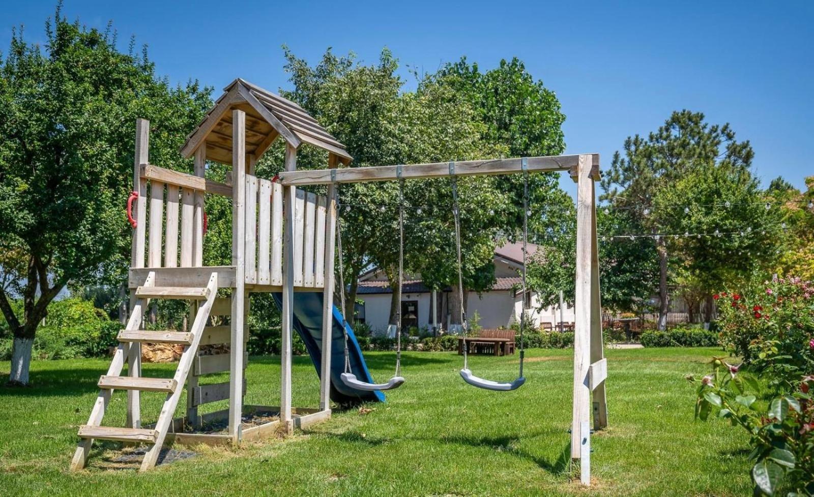 Domeniile Clos Des Colombes Douăzeci şi Trei August Exterior foto