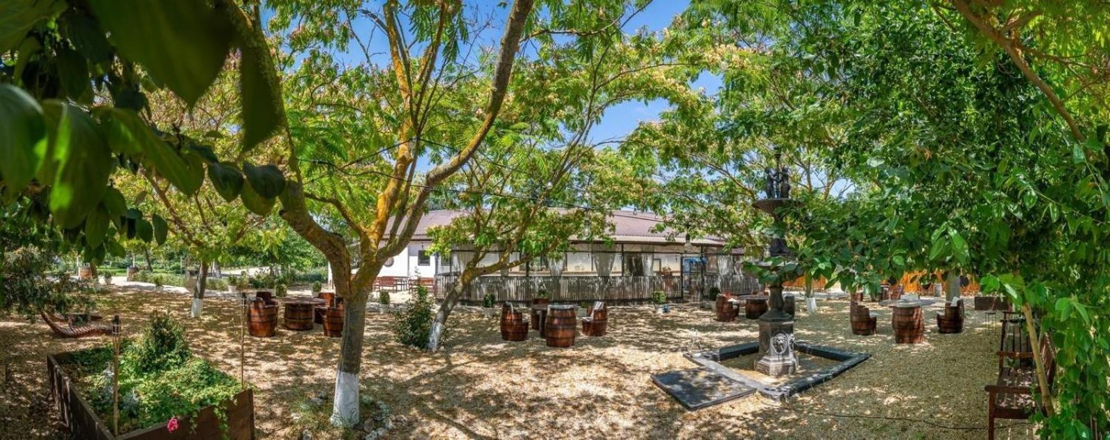Domeniile Clos Des Colombes Douăzeci şi Trei August Exterior foto